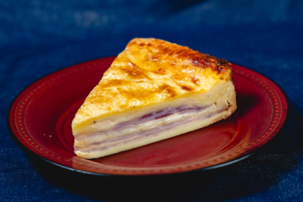 Torta de jamón y queso entera
