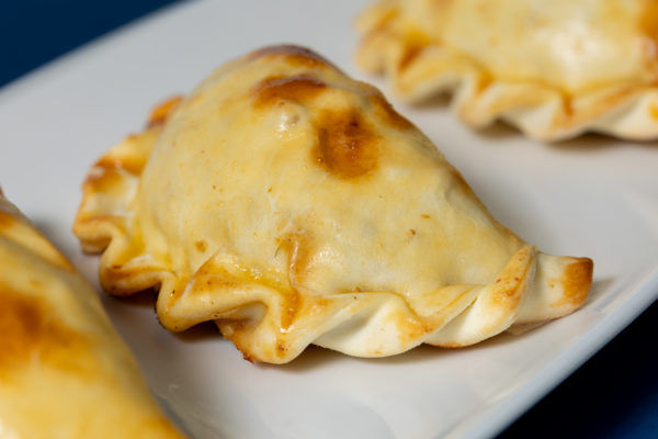 Empanaditas de jamón y queso para copetín (10 unidades)